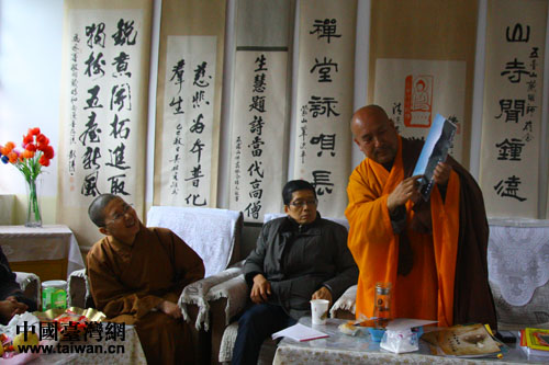 臺(tái)灣記者三晉行:妙生法師好隨和 有樂趣 臺(tái)灣記者三晉行:妙生法師好隨和 有樂趣