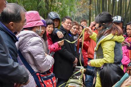 說明: 參訪國際竹藝城,并體驗竹編傳統(tǒng)工藝