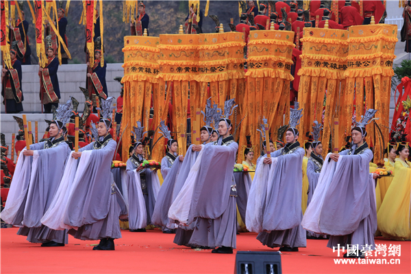 歌舞告祭 中國臺灣網(wǎng) 劉瑩攝。 歌舞告祭 中國臺灣網(wǎng) 劉瑩攝。