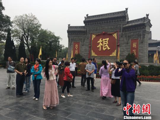 臺(tái)灣主流媒體專訪團(tuán)考察山西洪洞大槐樹(shù)