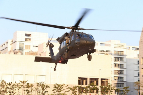 _܊UH-60MֱC_ַ(w)T۠I^(q)(D_(lin)ψ)