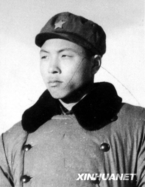 在內(nèi)蒙古生產(chǎn)建設(shè)兵團時的周開國(1971年攝)。