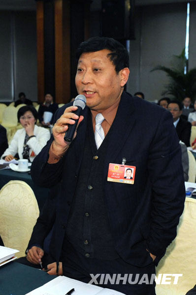來(lái)自四川的全國(guó)人大代表王計(jì)說(shuō),在汶川地震中遭到嚴(yán)重破壞的東方電氣集團(tuán)東方汽輪機(jī)有限公司重建工作進(jìn)展順利,原定震后兩周年“亮相”的新東汽,將提前重新崛起在蜀中大地上。